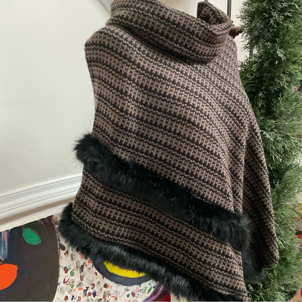 Joseph Ribkoff Poncho - Picture 4 of 7